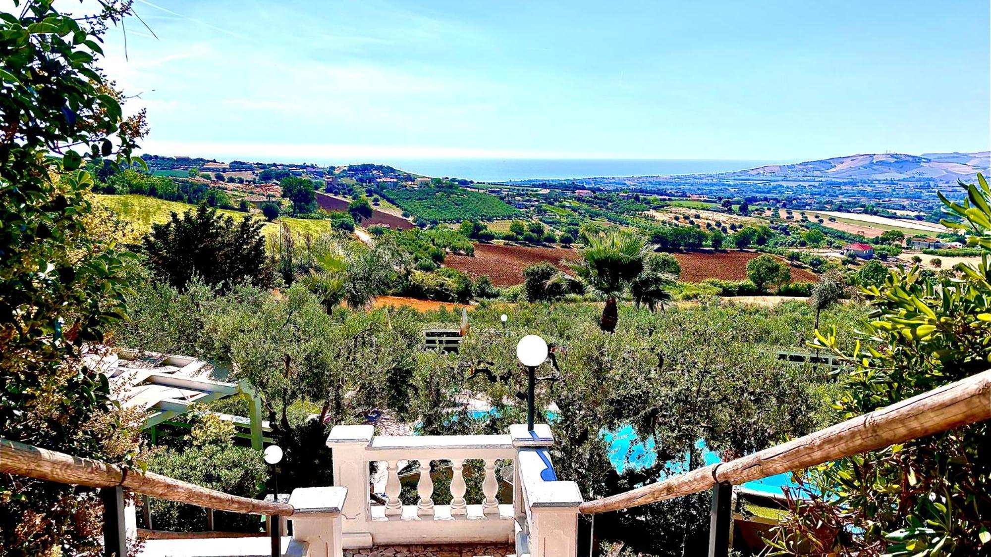 Casale Delle Rose B&B Fattoria Montepagano Zewnętrze zdjęcie