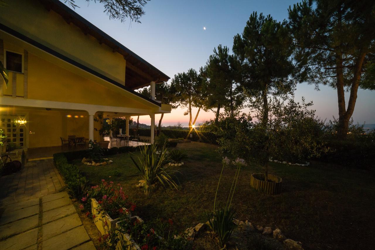 Casale Delle Rose B&B Fattoria Montepagano Zewnętrze zdjęcie