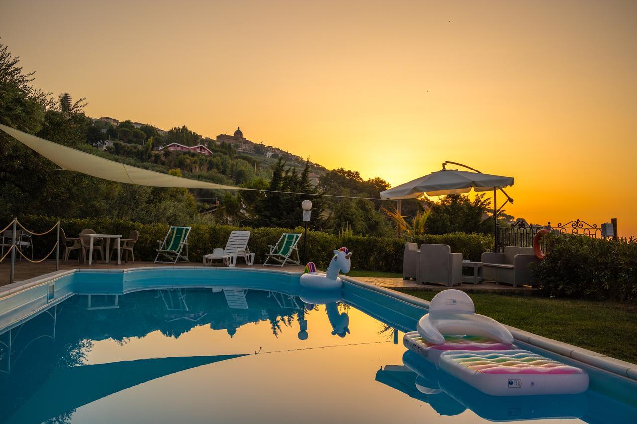 Casale Delle Rose B&B Fattoria Montepagano Zewnętrze zdjęcie