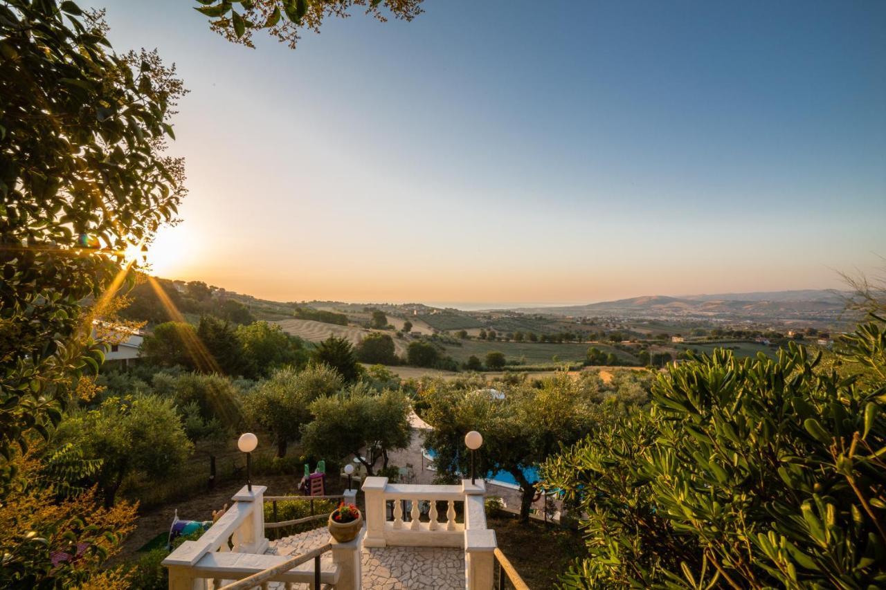 Casale Delle Rose B&B Fattoria Montepagano Zewnętrze zdjęcie